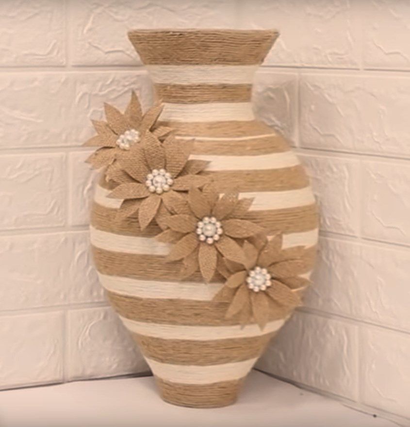 Как сделать вазу легко. Напольные вазы из джута. Декор вазы из джута. Декоративные вазы из джута. Декор напольной вазы шпагатом.