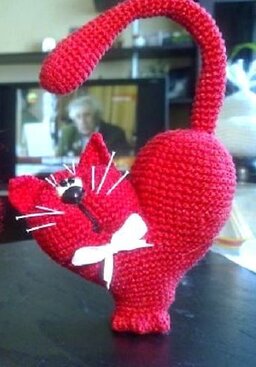 Как связать валентинку крючком – в виде кота -сердца