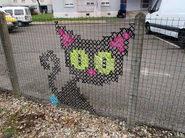 Embroidery on a tennis racket