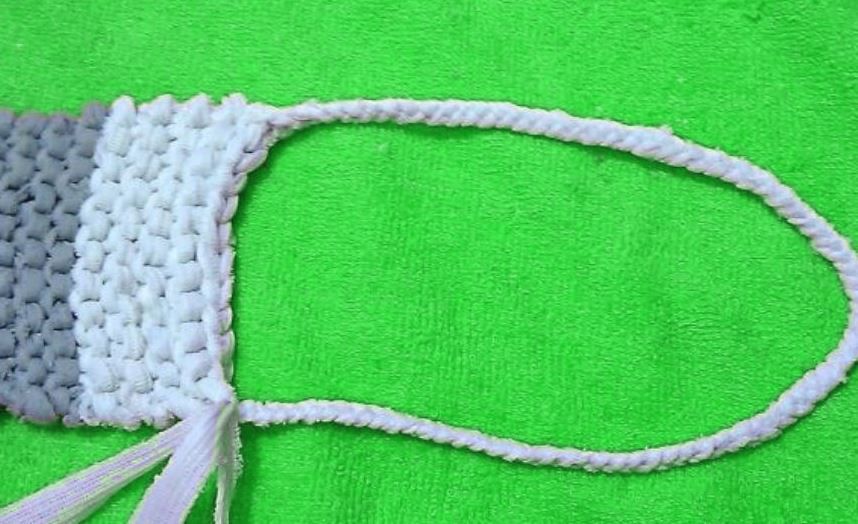 Handle loop on the knitted washcloth