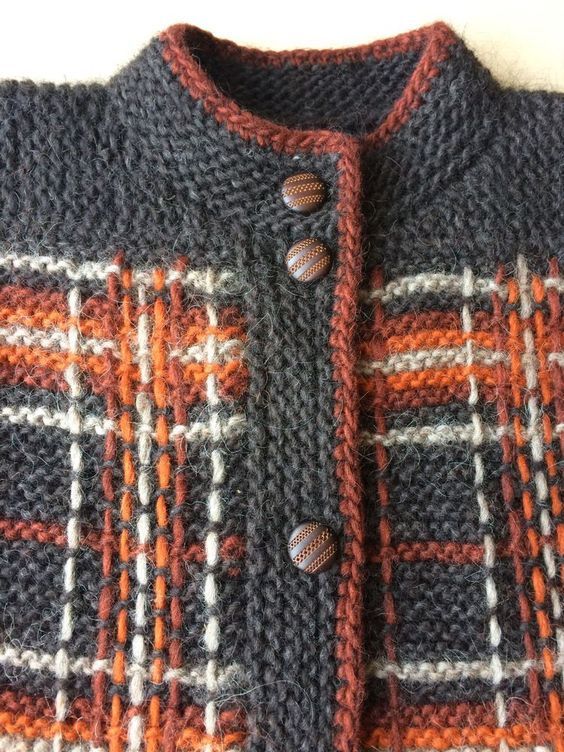 Knitted jacket with decorative plaid on the front panels