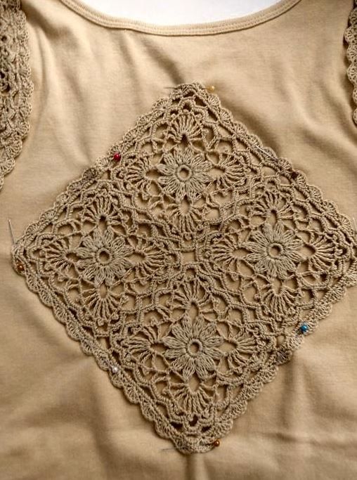 Pinning lace to the back of the shirt