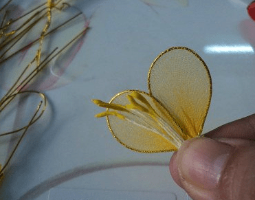 Nylon apricot blossoms, step 7