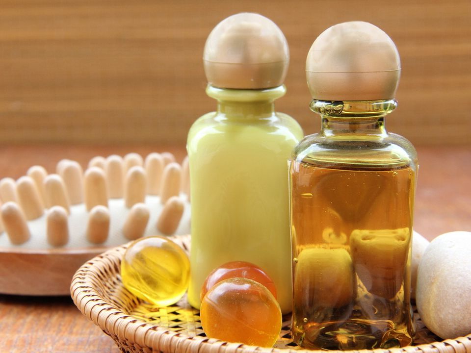 Homemade shampoo ingredients and container