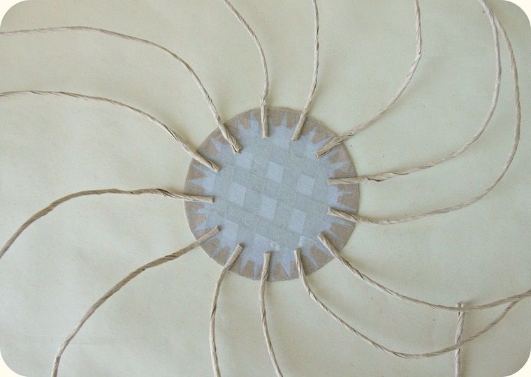Плетение из бумажной «лозы»