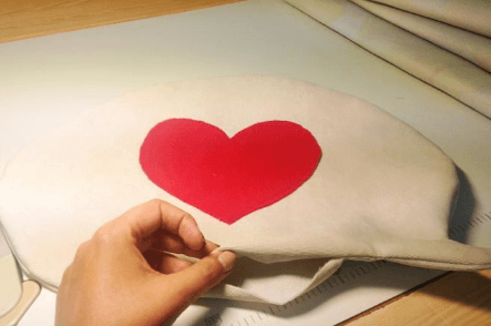 Love pillow, step 6