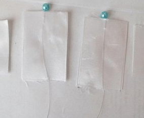 Cut petals and beads for assembling the butterfly