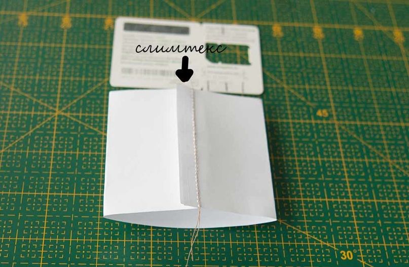 Paper tote-bag pattern with fold-line markings