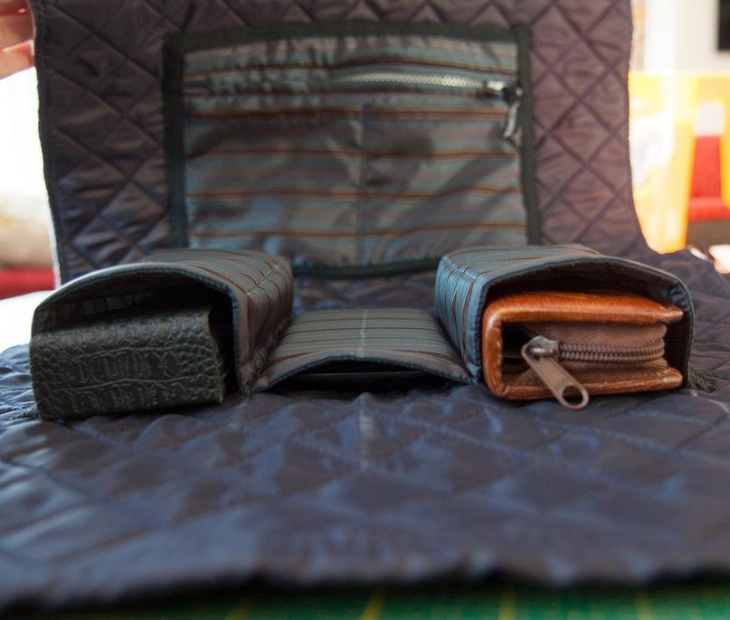 Open tote bag with interior pockets