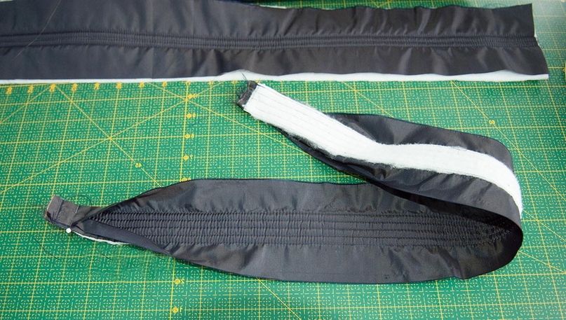 Zipper placket for a tote bag