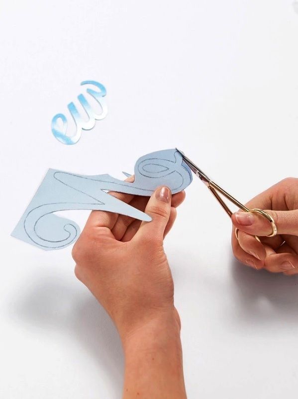 Cutting out letters from heat-transfer vinyl
