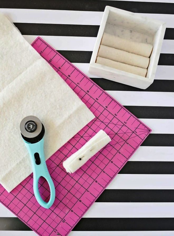 Sewing a soft jewelry organizer, step 3