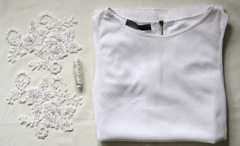 Sleeveless blouse and lace