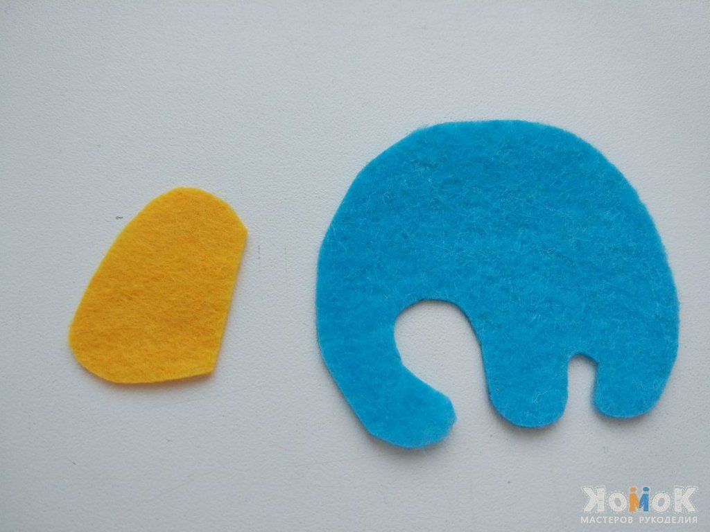 Felt elephant pieces for an educational number