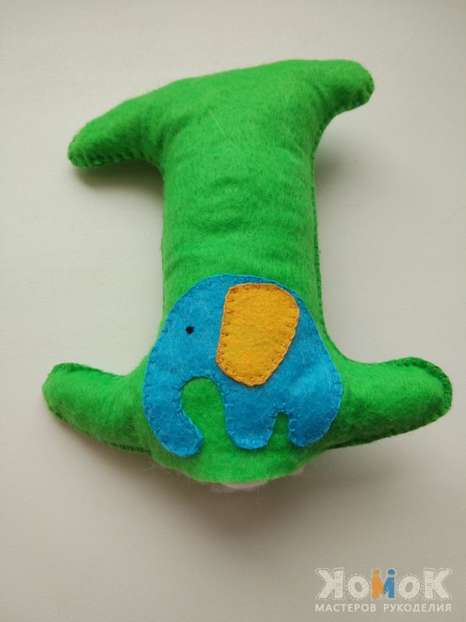 Back of a dimensional felt number with elephant
