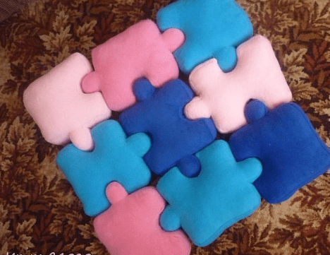 Finished soft puzzle mat made of multicolored pieces