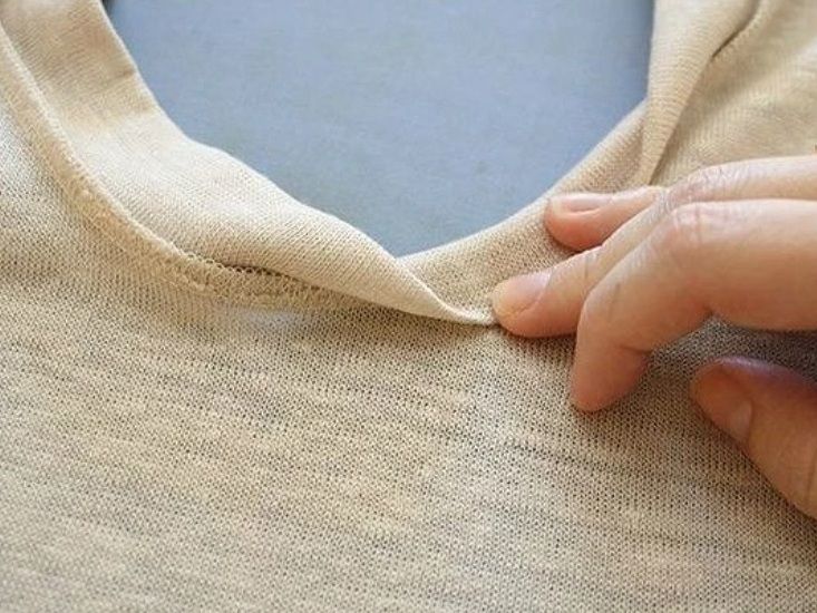 Restoring a stretched-out T-shirt neckline, step 2