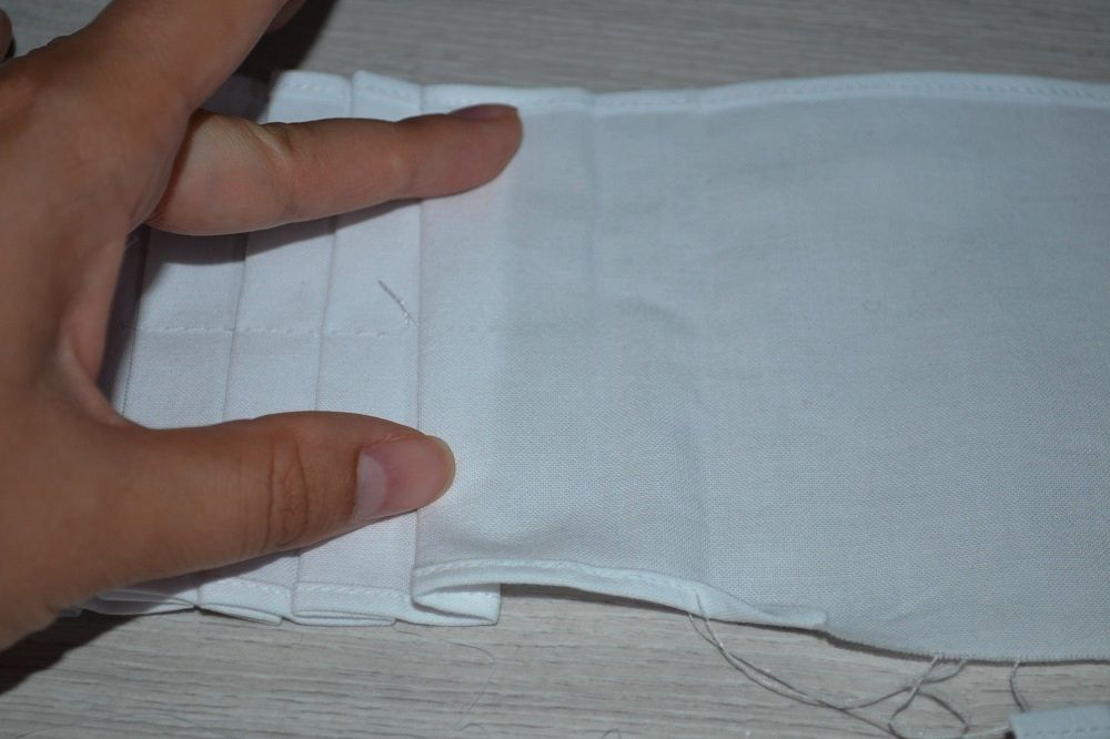 Нарядный воротничок-стойка из плиссированной ткани