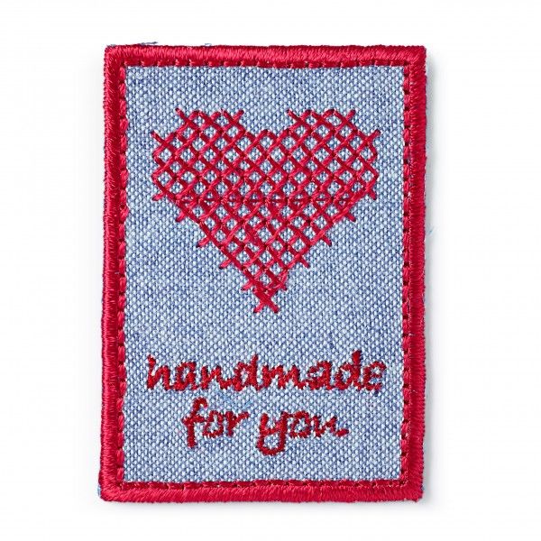 Embroidered clothing labels