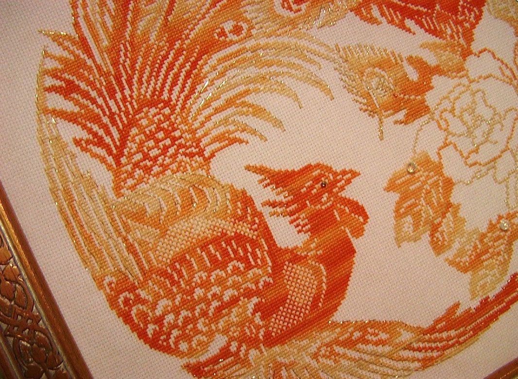 Folklore embroidery with a fairytale effect from variegated floss