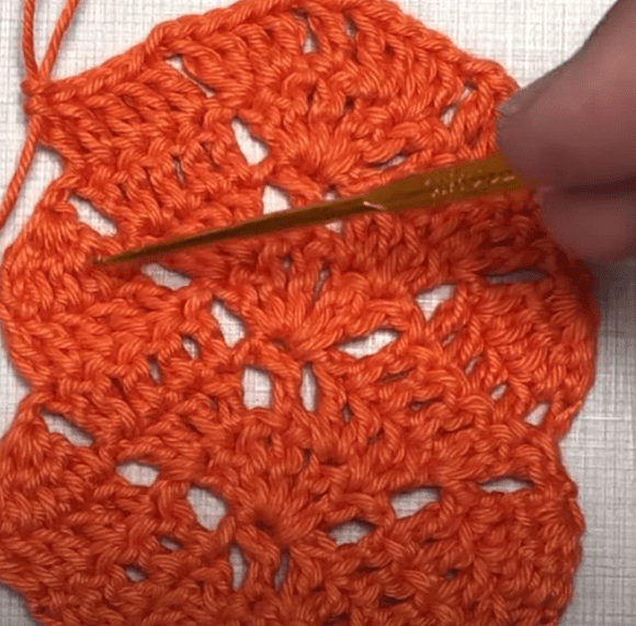 Finishing the edge of the crocheted bookmark
