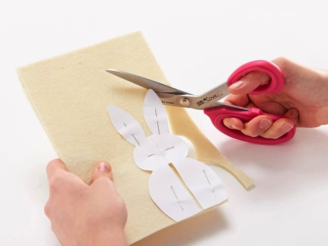 Decorating the table for Easter! Plus two new ways to decorate eggs