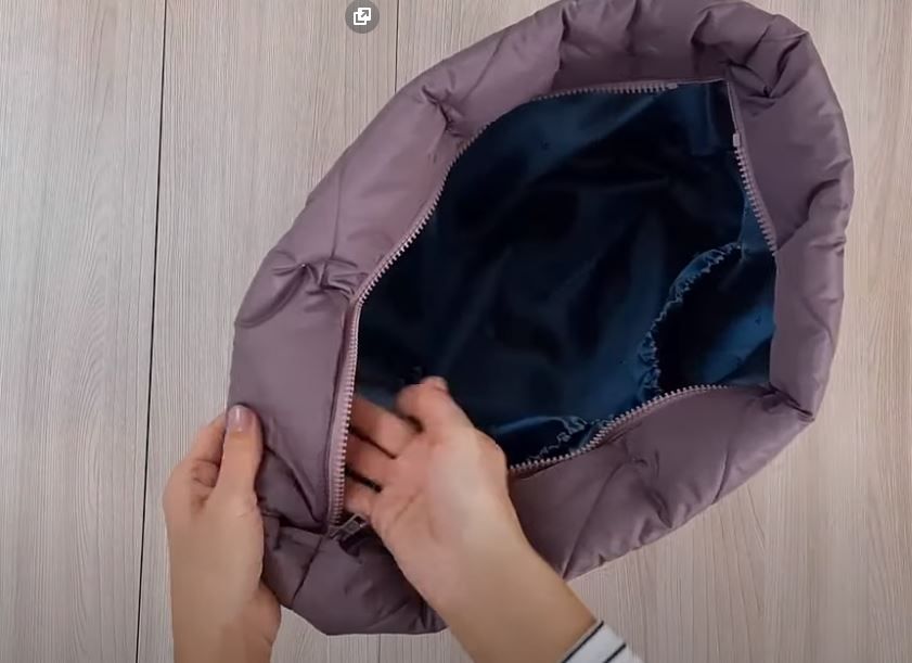 Inside of the winter tote after joining it to the body