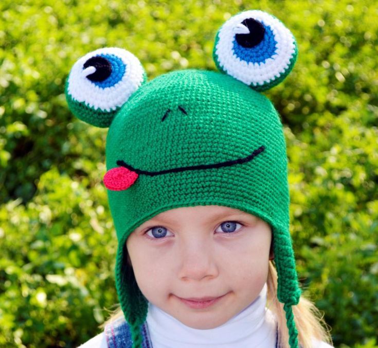 Reference photo of a bright green frog hat with dimensional eyes