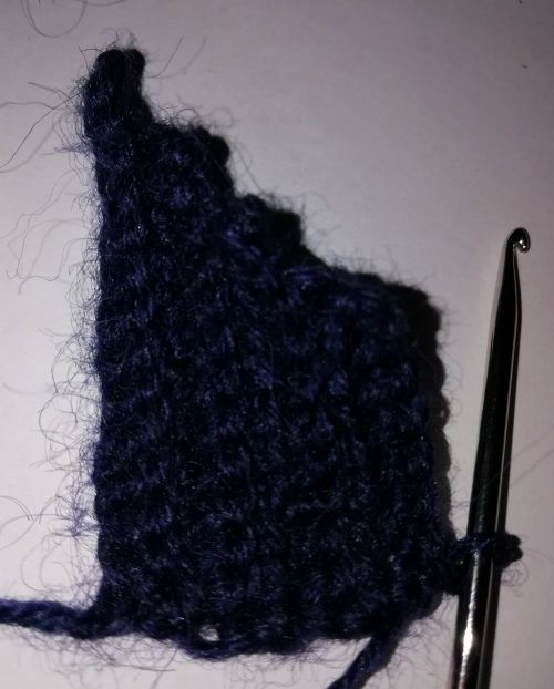 Short-row crochet wedge with a stepped edge