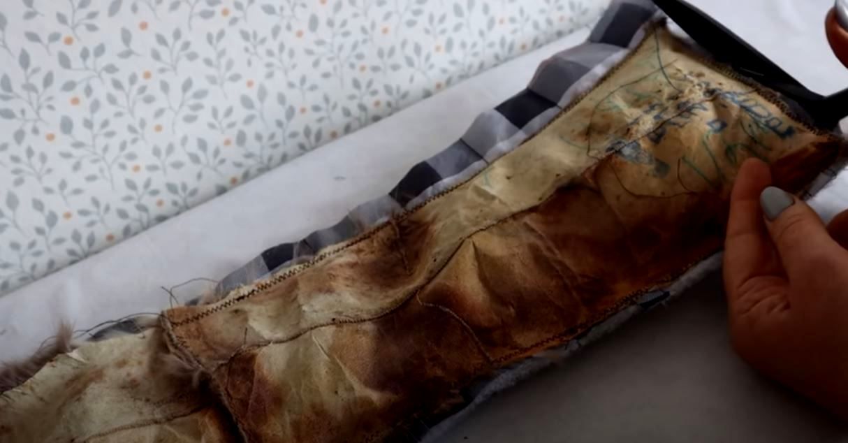 Joining the lining with the fur piece of a collar
