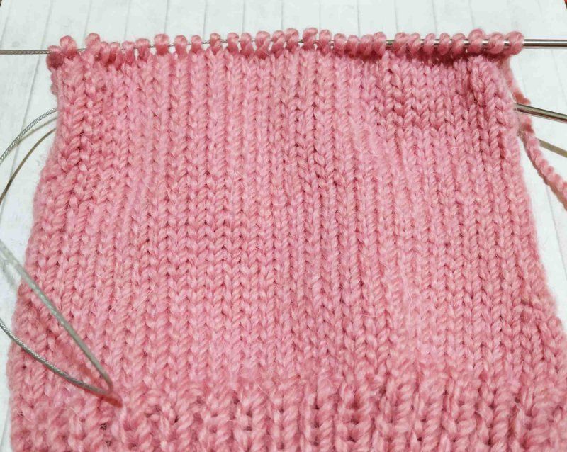 Knitting a warm hat, step 5