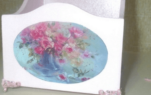 Box with an oval rose-bouquet inset and small feet