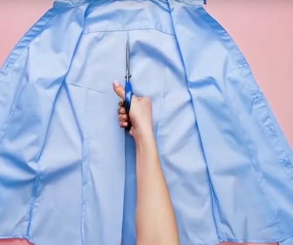 Cutting the back of the shirt