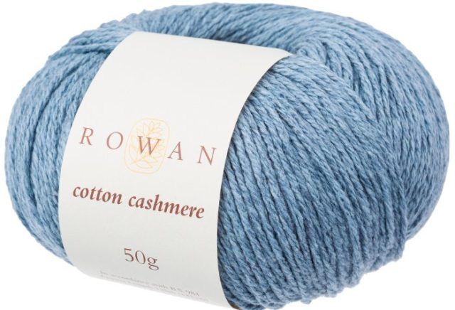Моток голубой пряжи Rowan Cotton Cashmere