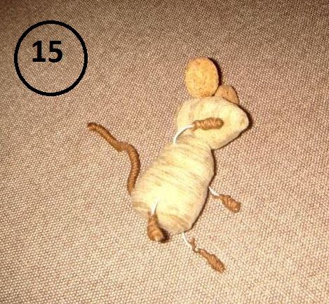 Cork mouse with wrapped body and tail