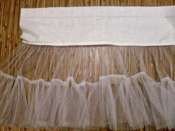 Cotton yoke with two joined tiers of white tulle