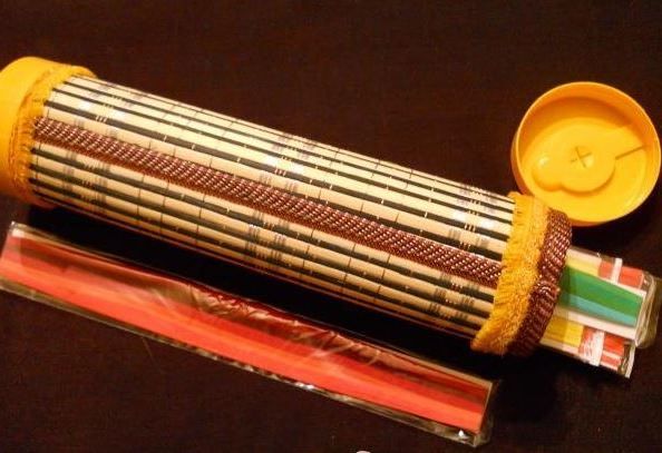Finished bamboo placemat case with decorative ribbon