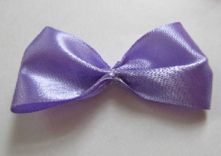 Small lilac satin ribbon bow