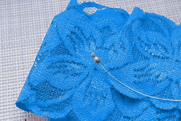 Removable lace collar, step 3