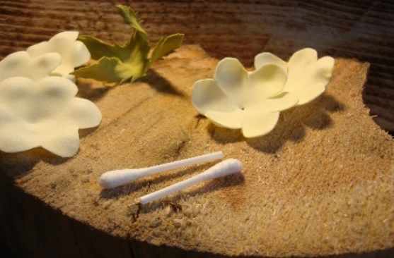 Tools for shaping foamiran petals