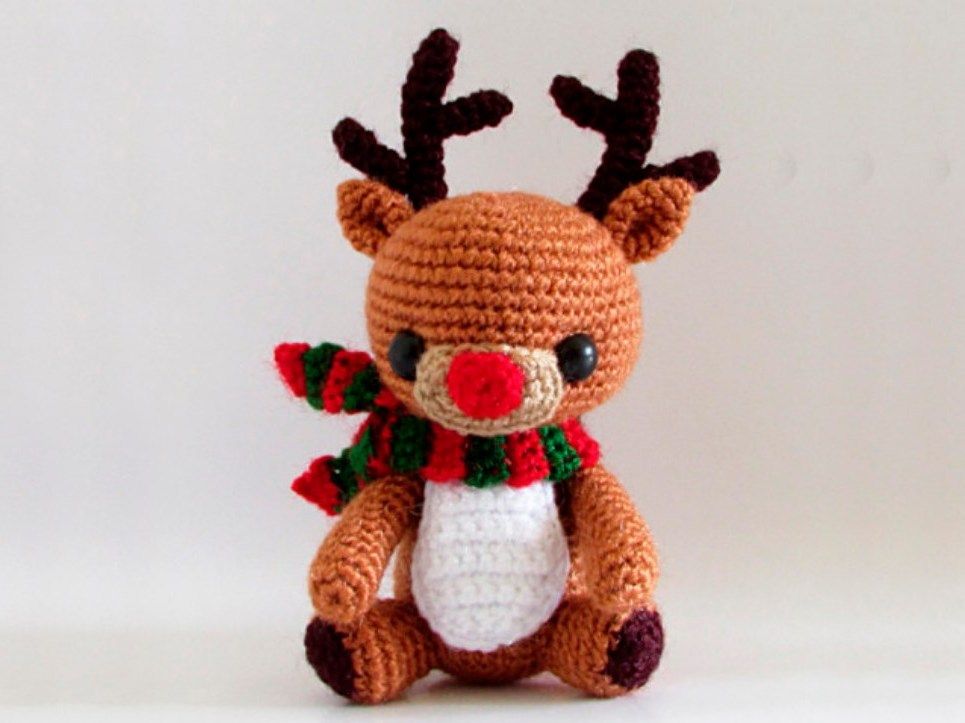 Front view of a crocheted amigurumi reindeer