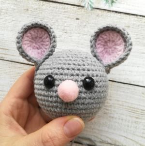 Как связать елочную игрушку «Мышкошарик»